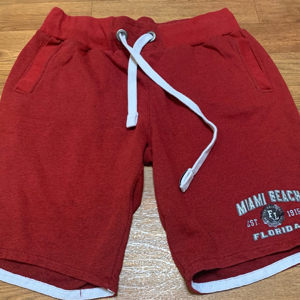 Women’s Beach Addict Shorts size XL